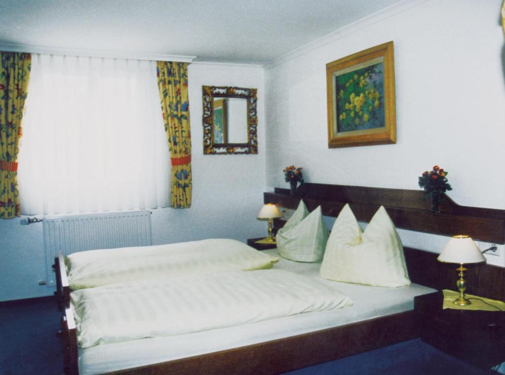 ホテル Berggasthof Haldenhof Vorderheubronn 部屋 写真