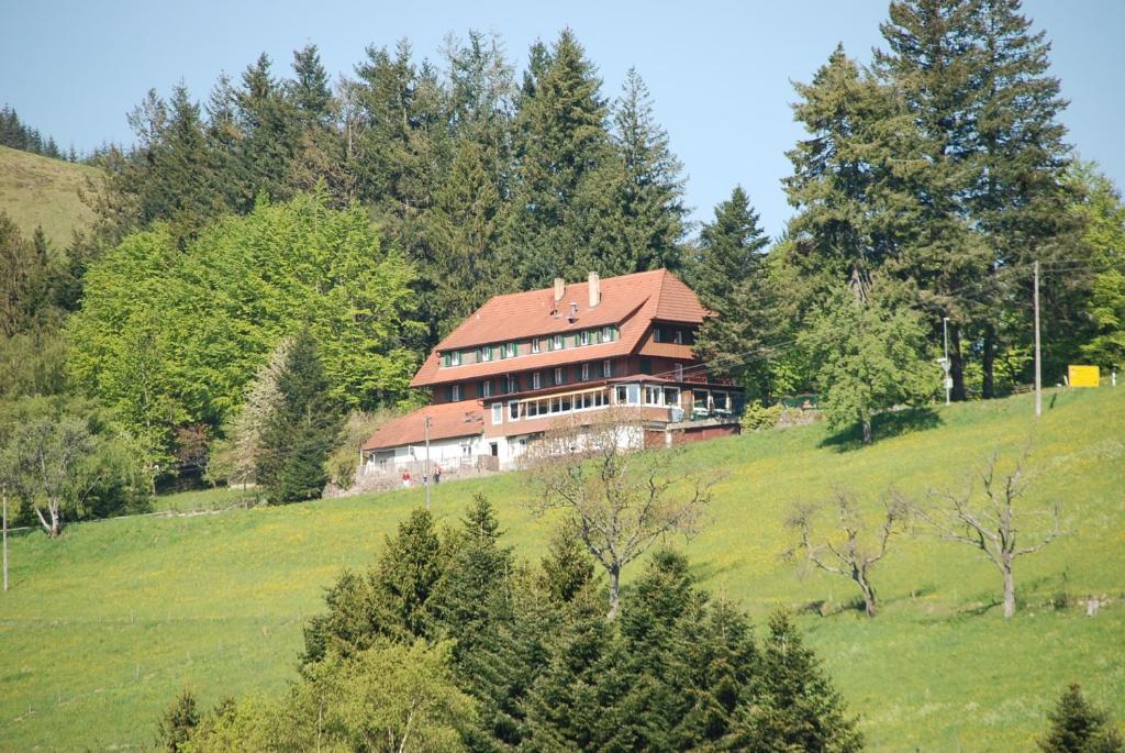 ホテル Berggasthof Haldenhof Vorderheubronn エクステリア 写真